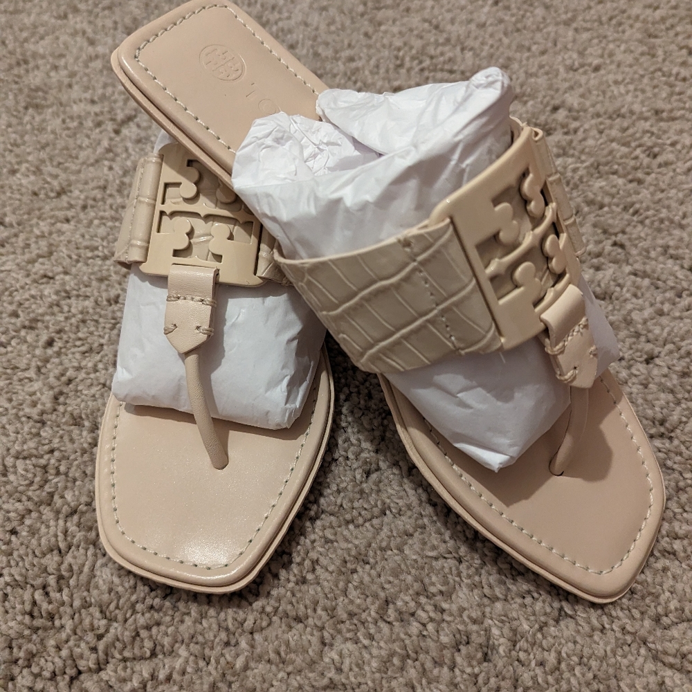 Tory Burch soft crocco embossed Georgia sandal color cream size 8